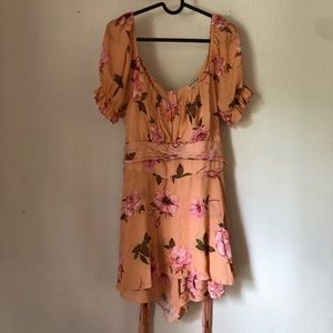 Floral Bloomfield Dress size Large Peach